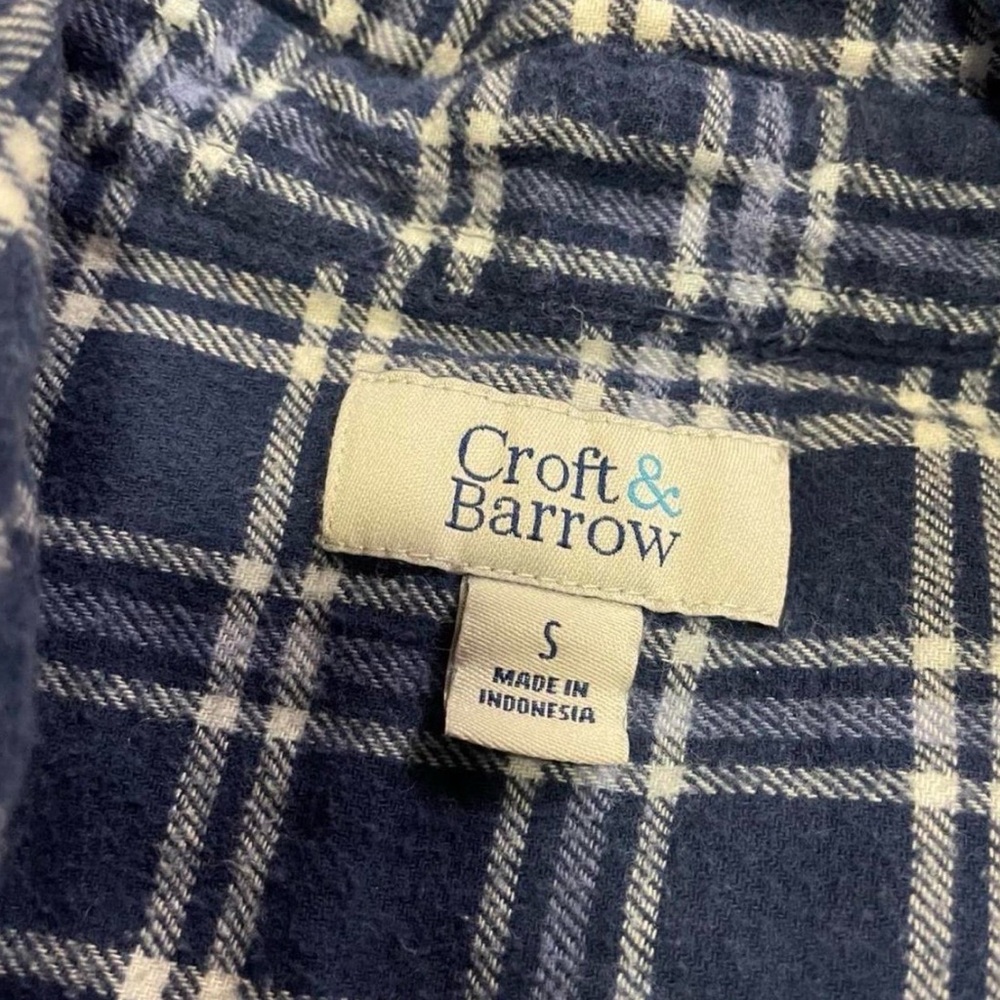 Croft & Barrow Men's Navy and White Plaid Flannel Button-Up Shirt Size S - Picture 3 of 3